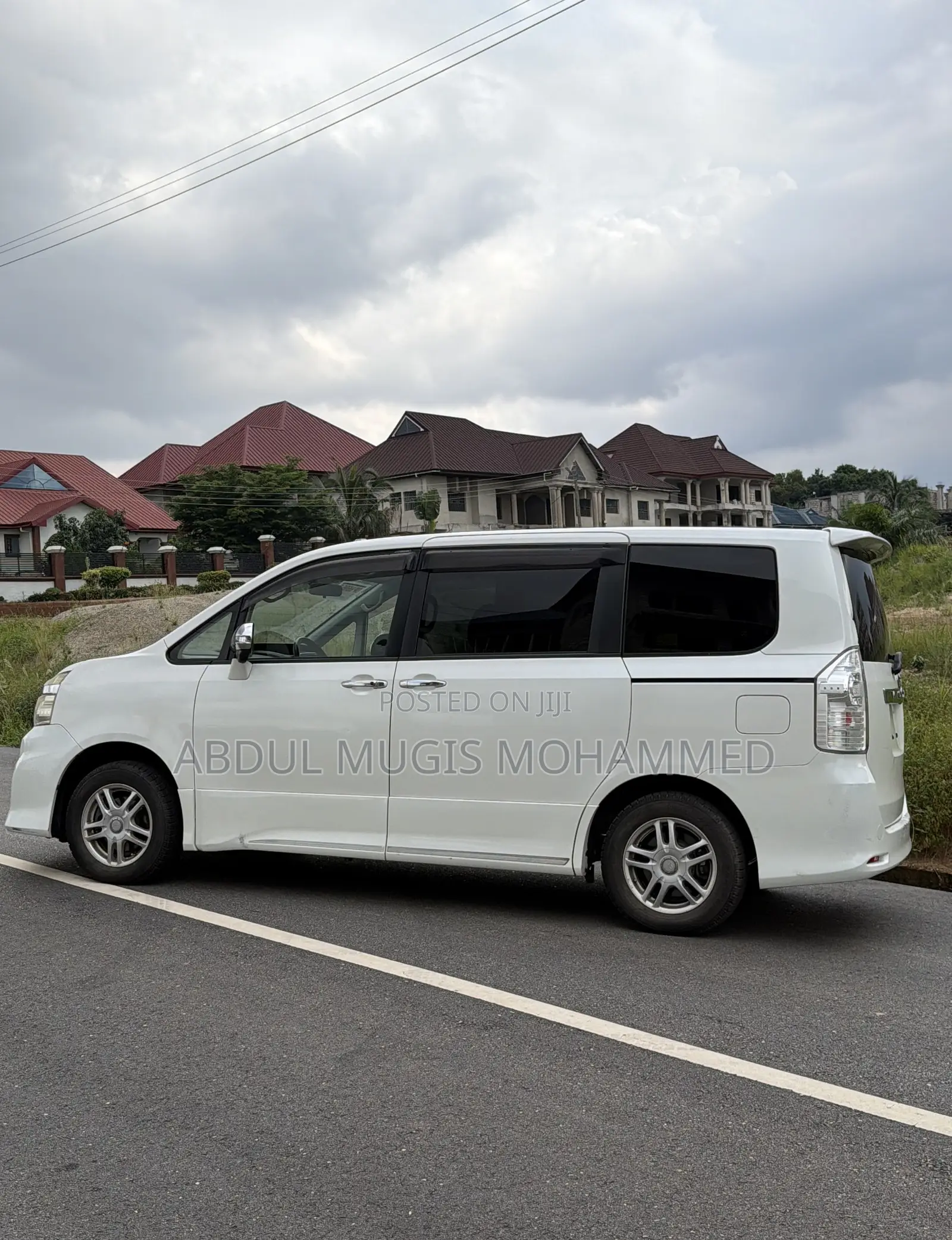 Toyota Voxy 2013 White