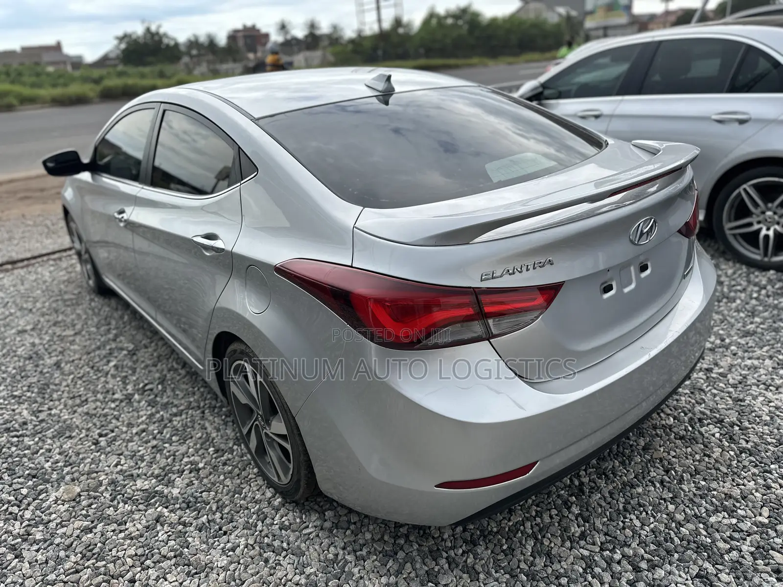 Hyundai Elantra Limited Sedan FWD (1.8L 4cyl 6A) 2016 Silver