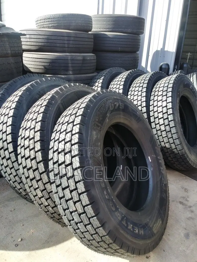 This Is Original Yokohama 315/80/22.5 Tires Available for Big Tracks