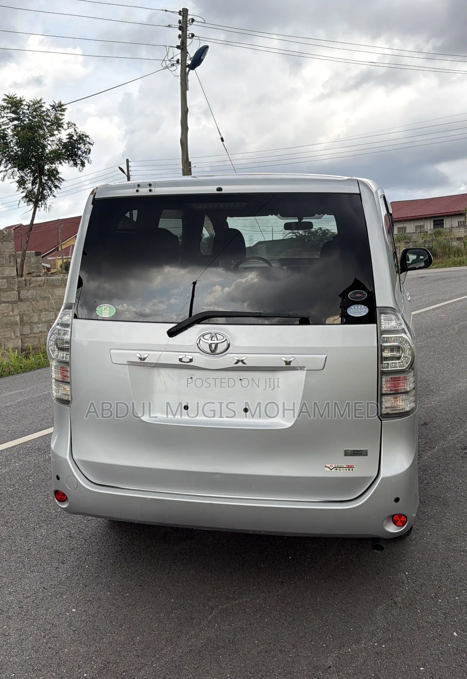 Toyota Voxy 2011 Silver