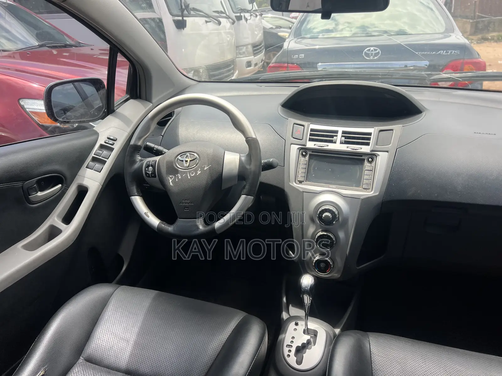 Toyota Yaris Base Hatchback 3dr 2010 Gray