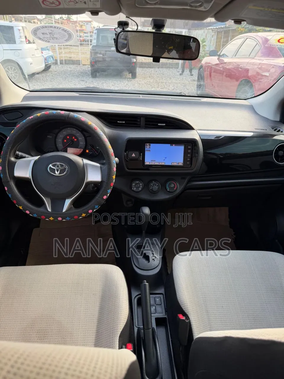 Toyota Vitz 1.3 AWD 5dr 2015 Black
