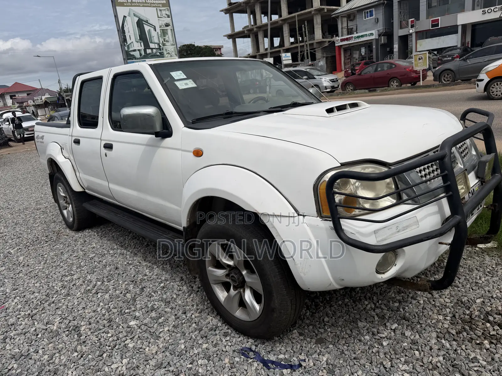 Nissan Hardbody 2018 White