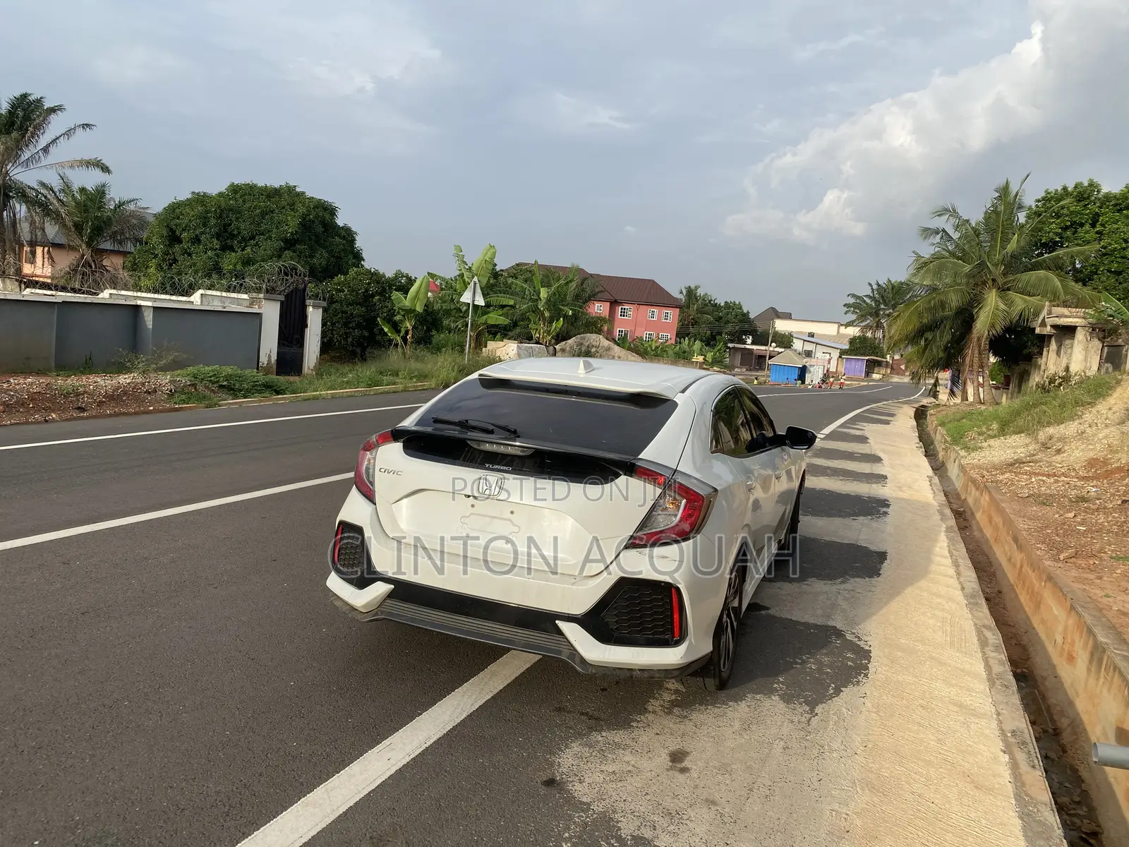 Honda Civic EX 4dr Hatchback (1.5L 4cyl) 2017 White