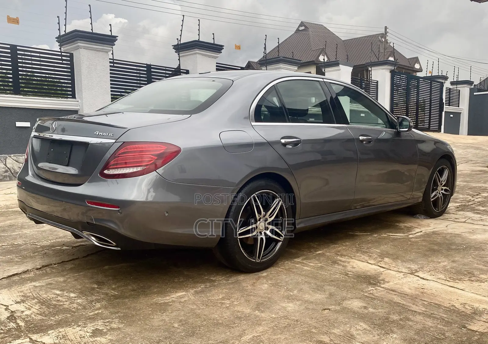 Mercedes-Benz E300 4Matic AWD Sedan (2.0L 4cyl 9A) 2017 Gray