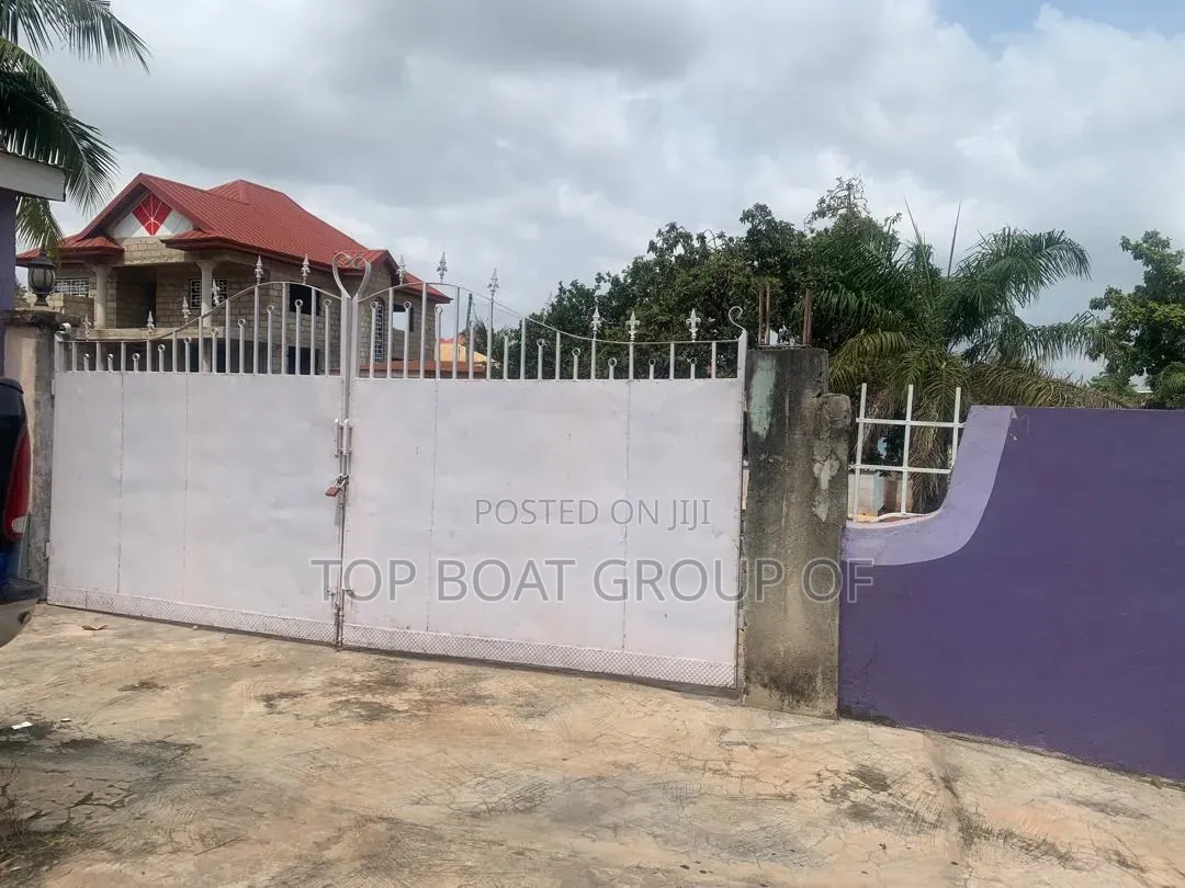 7bdrm House in Top-Boat Estate, Kumasi Metropolitan for sale