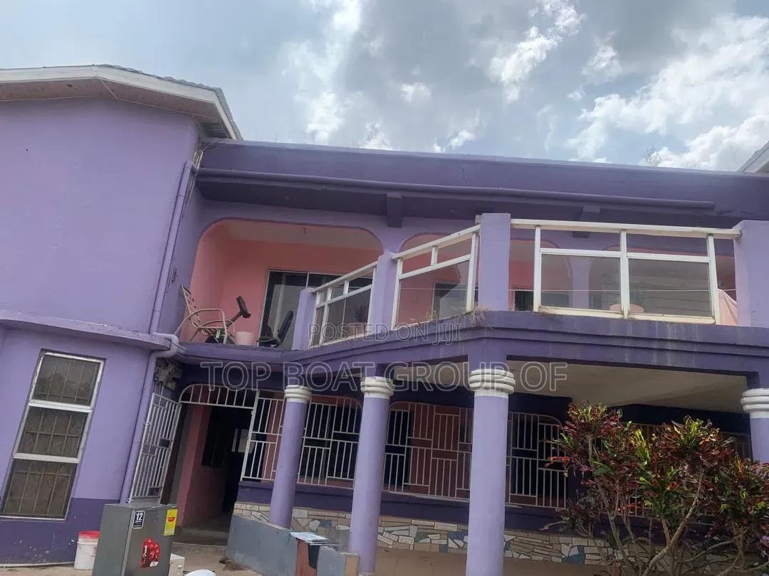 7bdrm House in Top-Boat Estate, Kumasi Metropolitan for sale