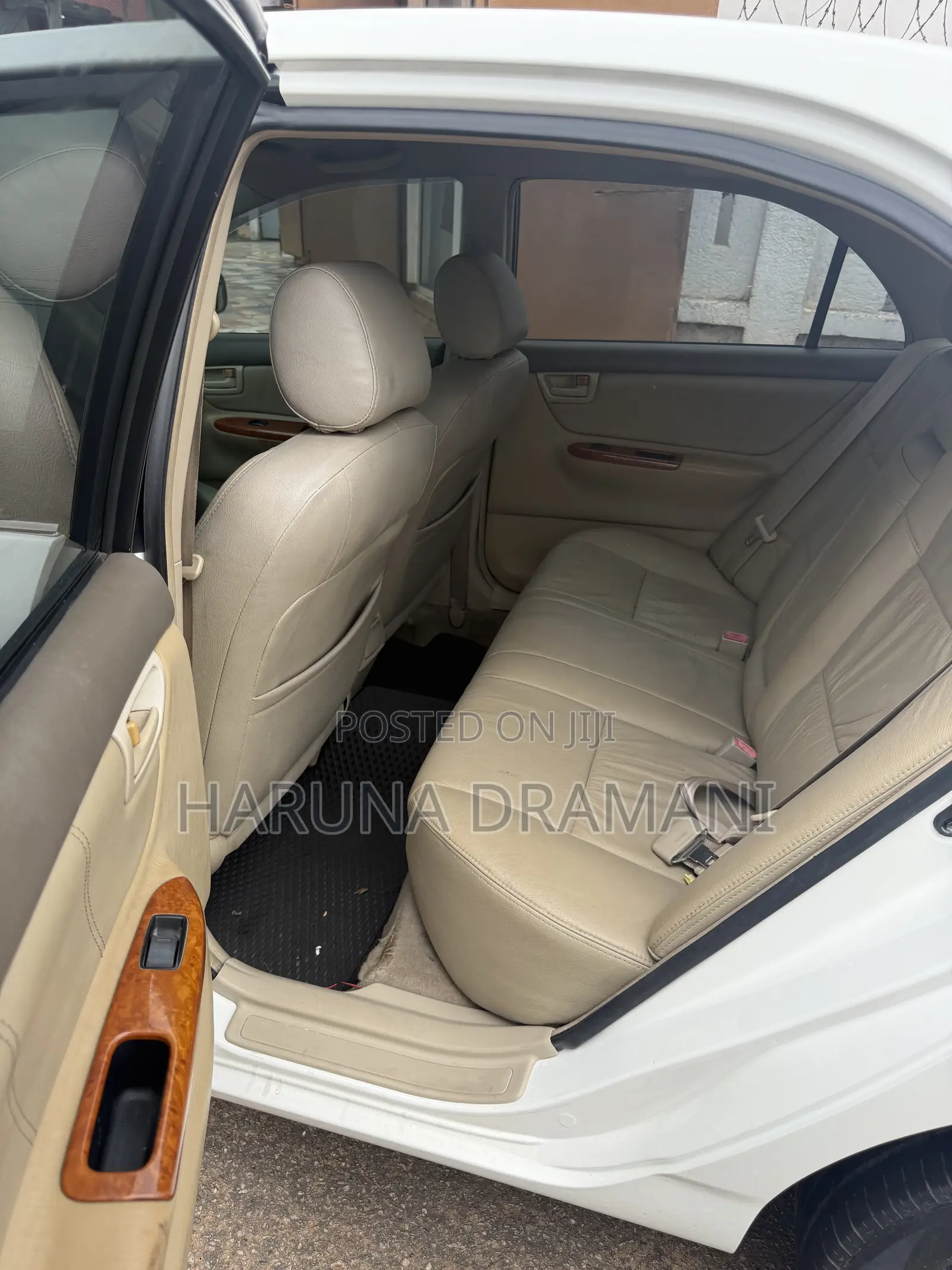 Toyota Avensis 2009 White