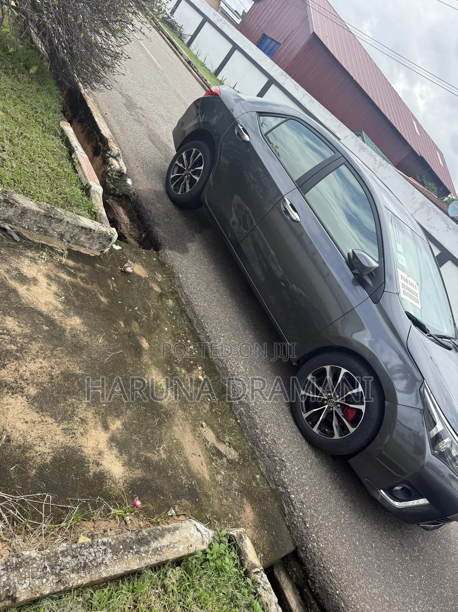 Toyota Corolla L 4dr Sedan (1.8L 4cyl 6M) 2015