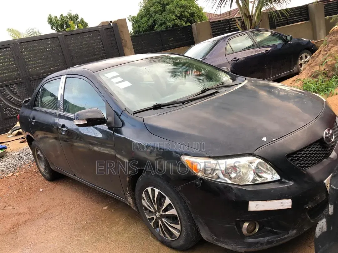 Toyota Corolla 2010 Black