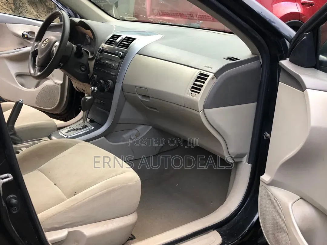 Toyota Corolla 2010 Black