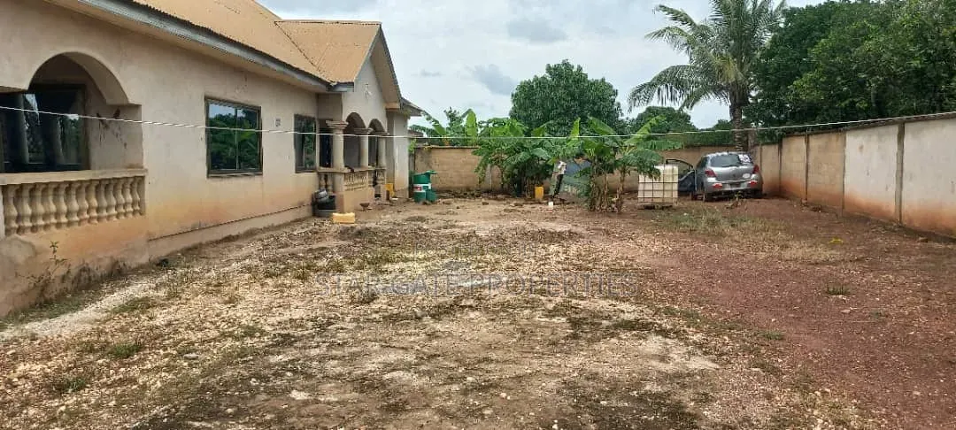 4bdrm House in Pakyi No.2 Santasi, Kumasi Metropolitan for sale