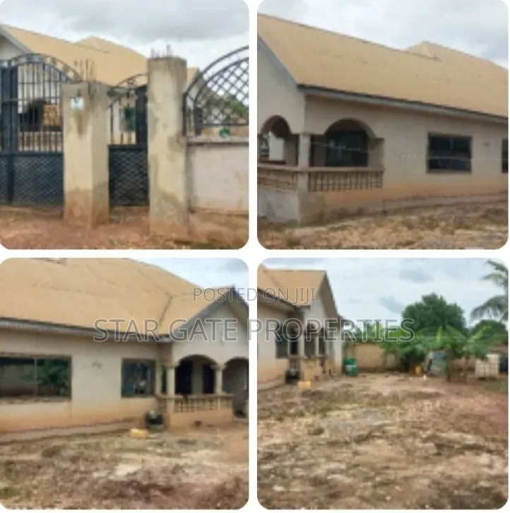 4bdrm House in Pakyi No.2 Santasi, Kumasi Metropolitan for sale