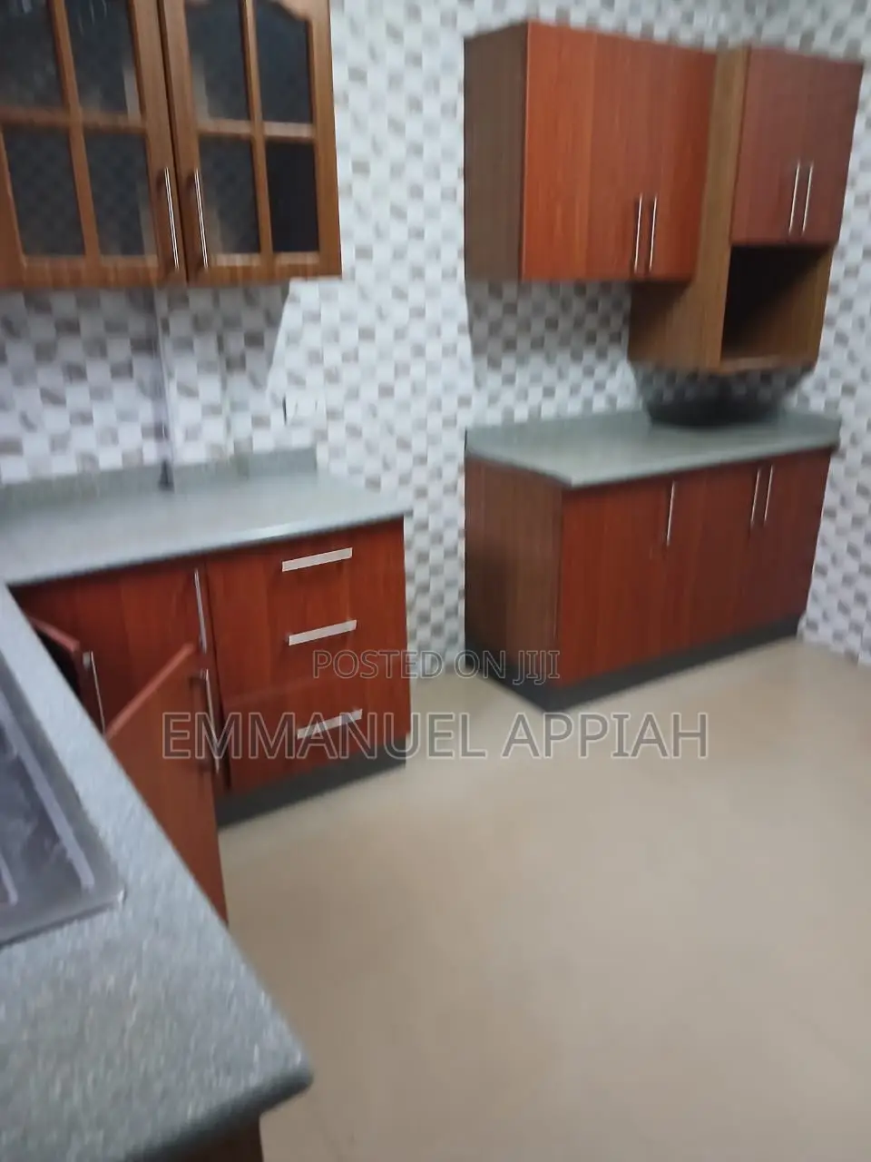 4bdrm Apartment in Awoshei Market, Awoshie for rent