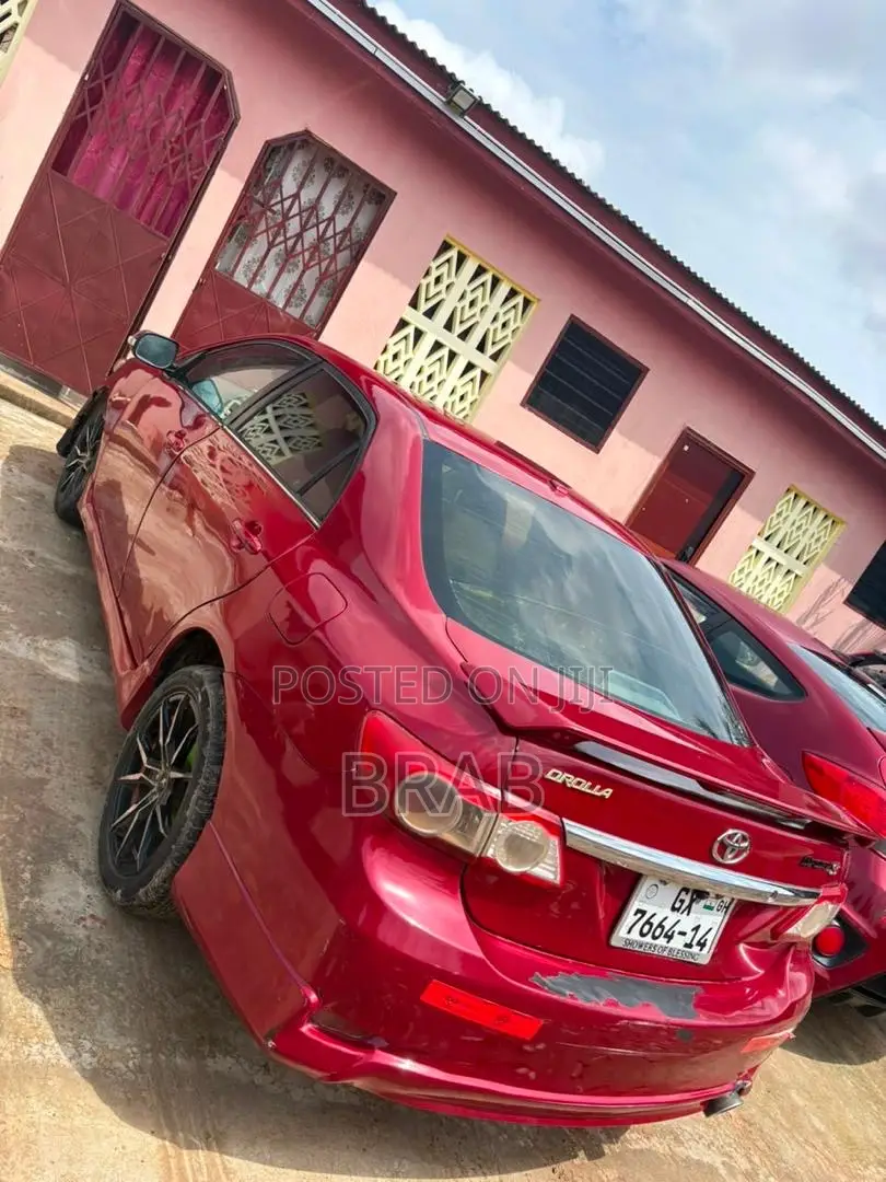Toyota Corolla S 4dr Sedan (1.8L 4cyl 4A) 2013 Red