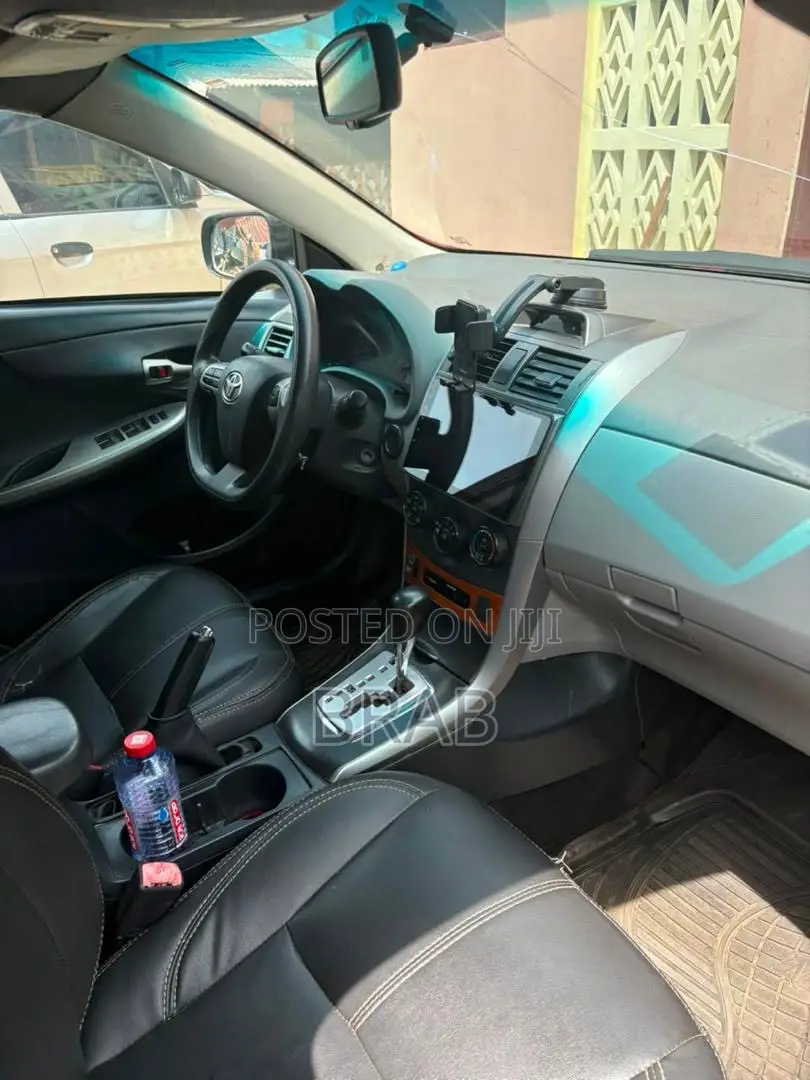 Toyota Corolla S 4dr Sedan (1.8L 4cyl 4A) 2013 Red