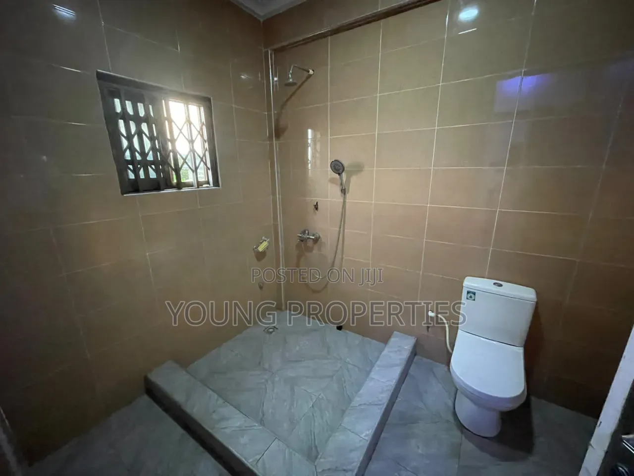 2bdrm Apartment in Anyaa, Market for rent
