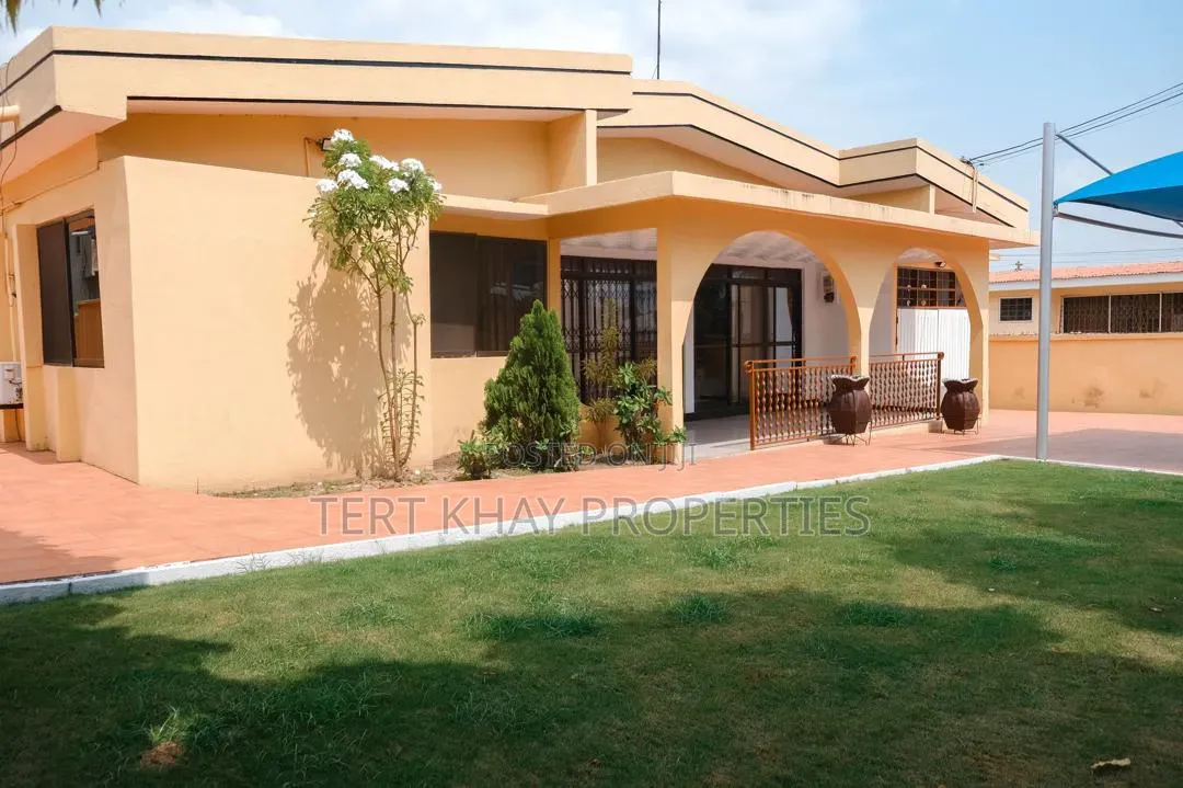 6bdrm House in Sakumono for rent