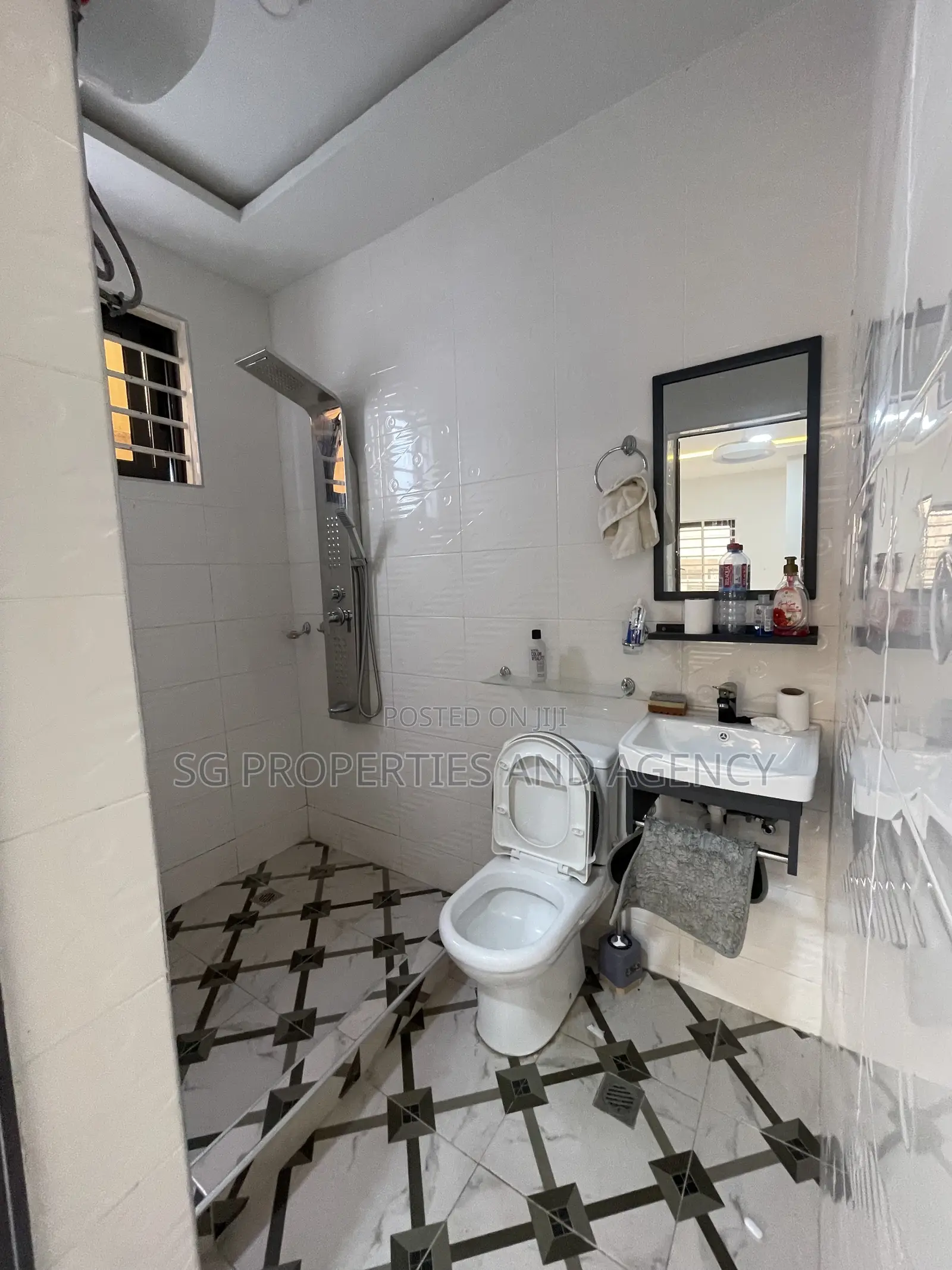 2bdrm House in Lashibi, Sakumono for sale