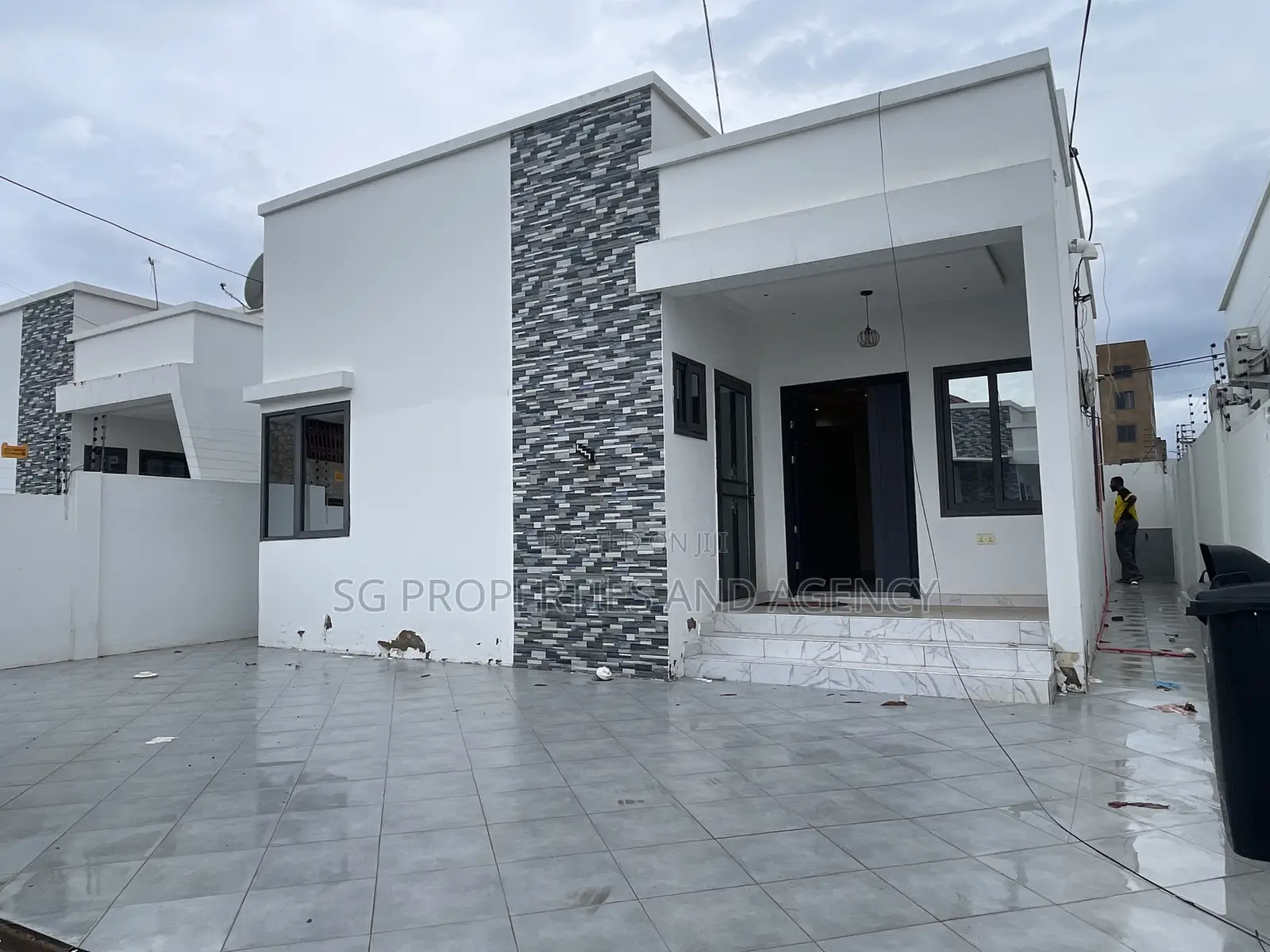 2bdrm House in Lashibi, Sakumono for sale