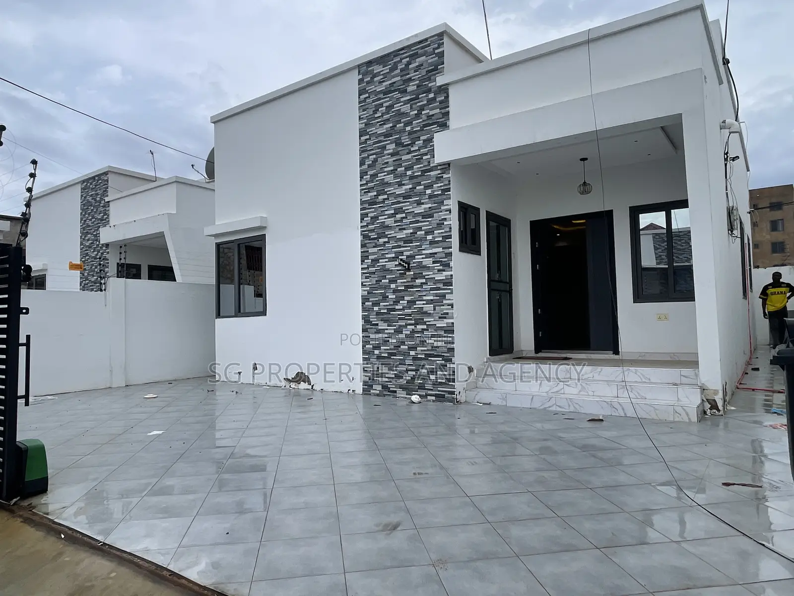 2bdrm House in Lashibi, Sakumono for sale