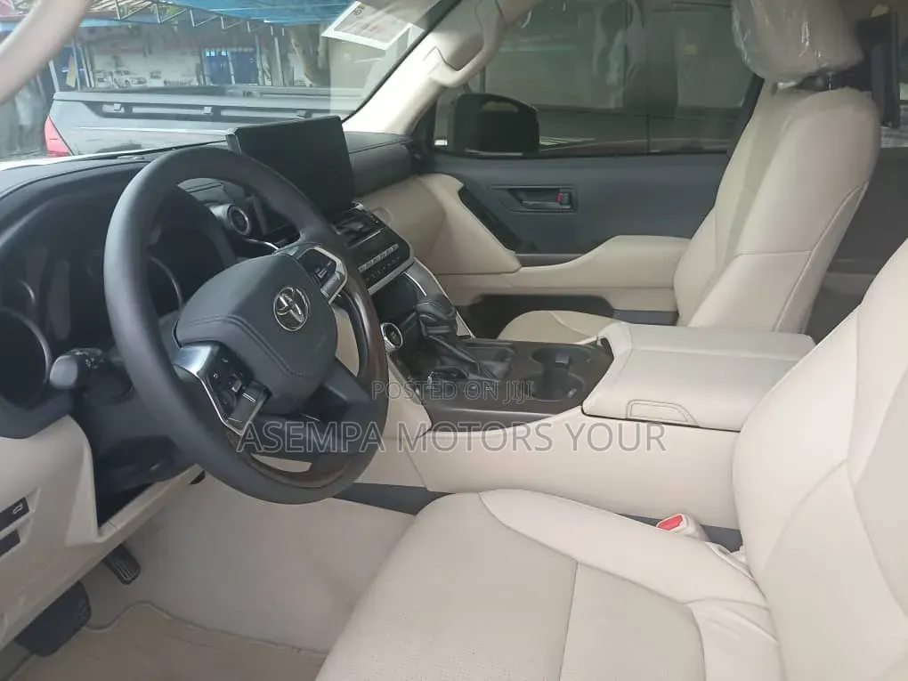 Toyota Land Cruiser 76 Series 2024 White