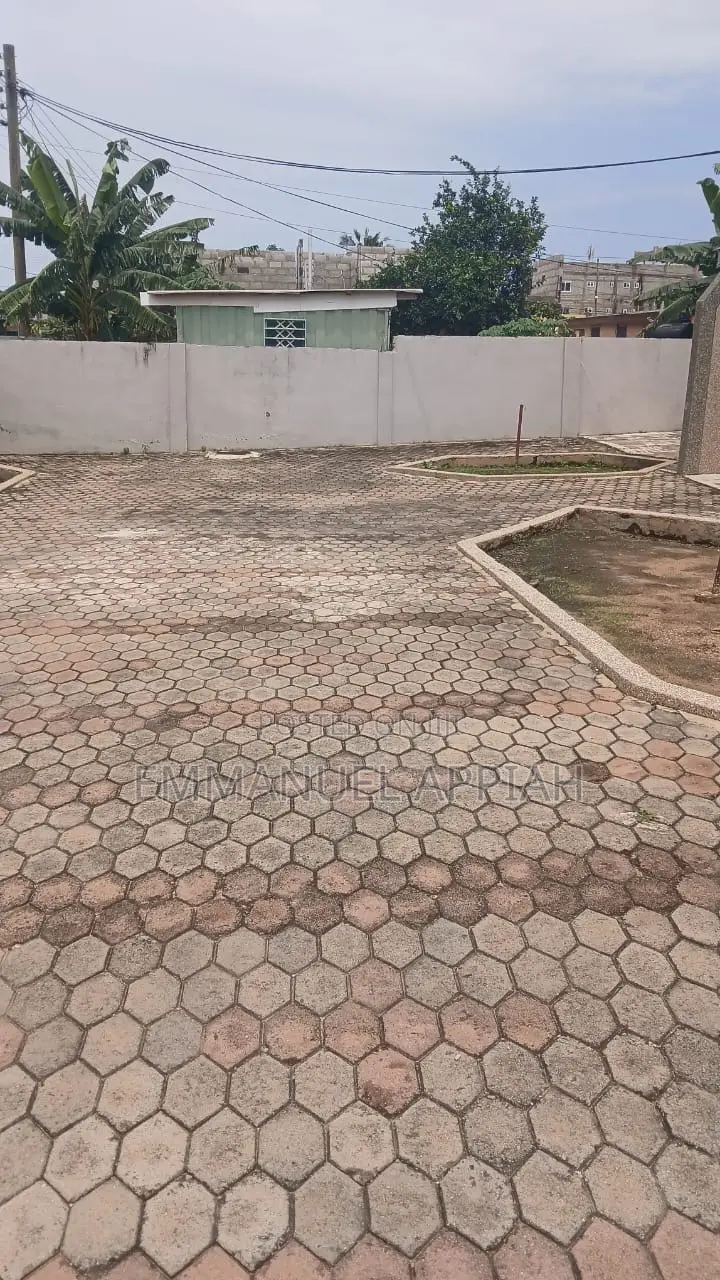 4bdrm House in Awoshei Joecat, Awoshie for rent