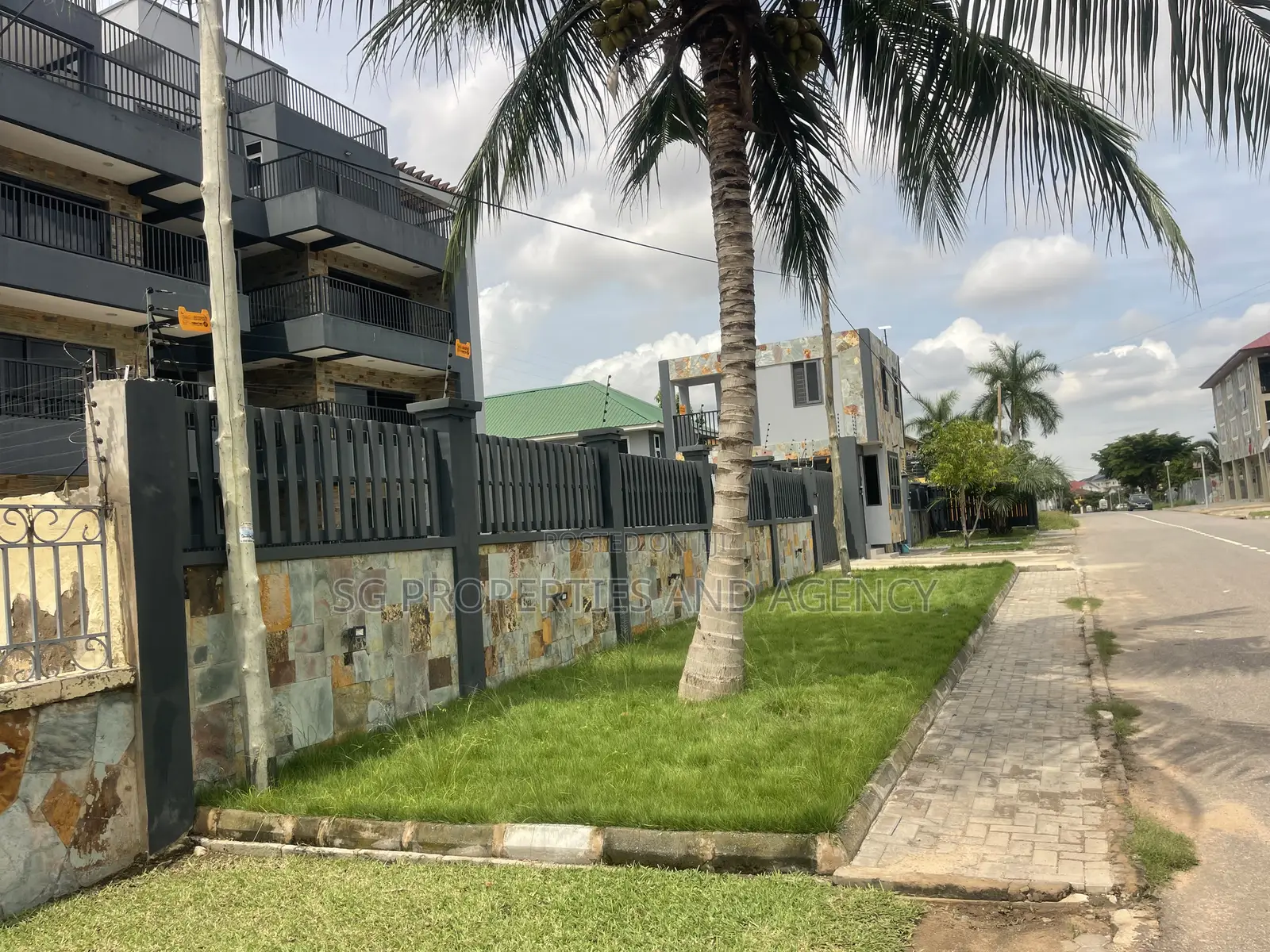 2bdrm Apartment in Batsonaa, Baatsona Total for rent