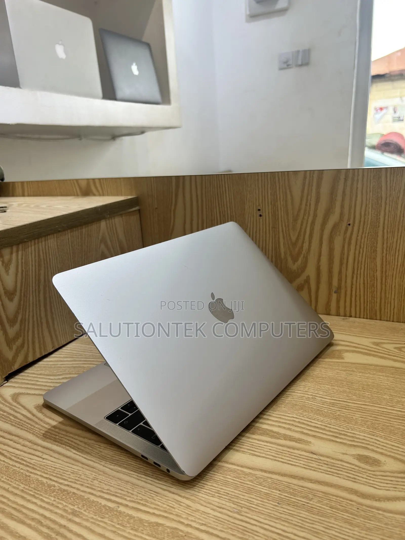 Laptop Apple MacBook Pro 2016 8GB Intel Core i5 SSD 512GB