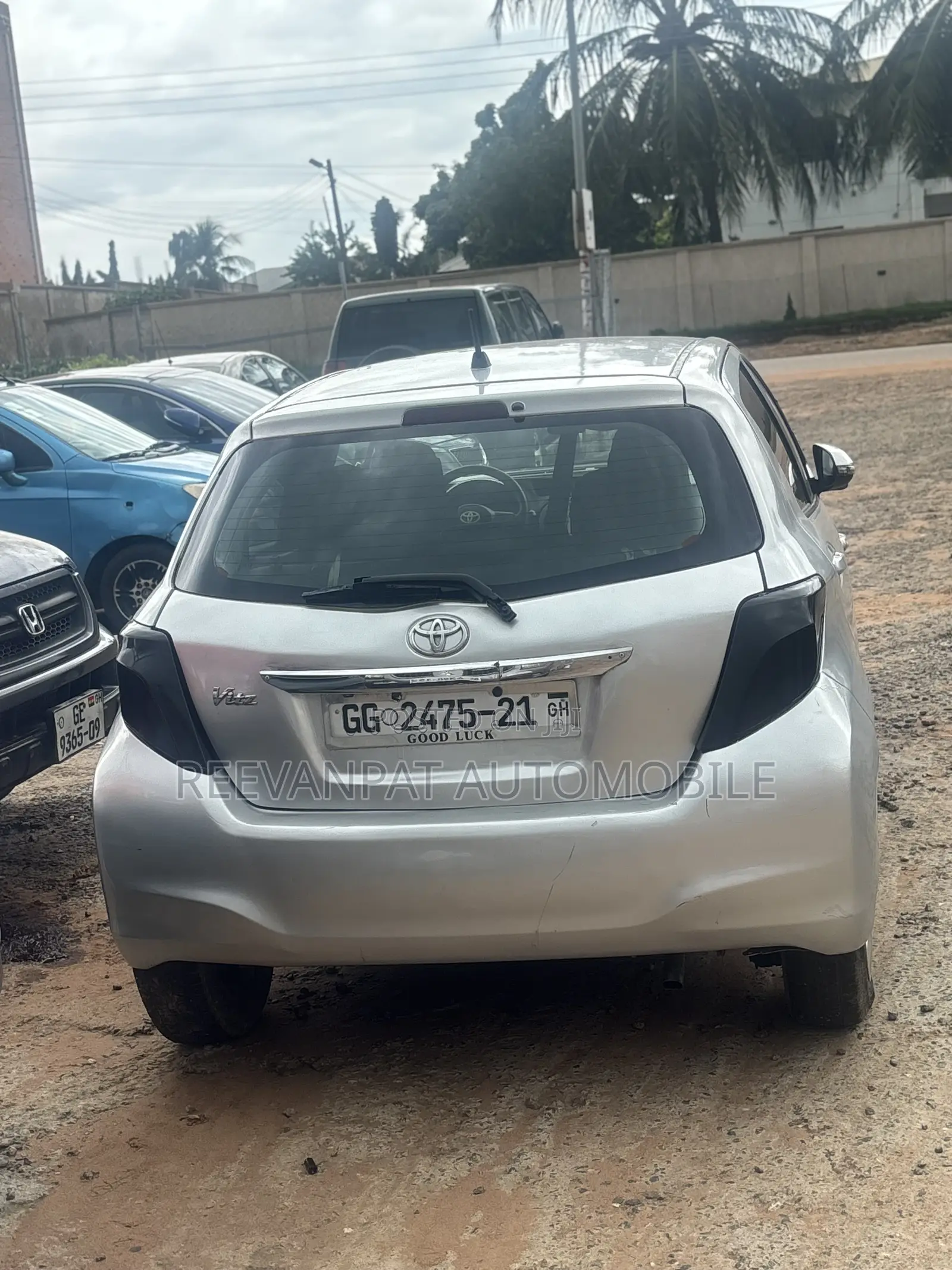 Toyota Vitz 2012 Silver