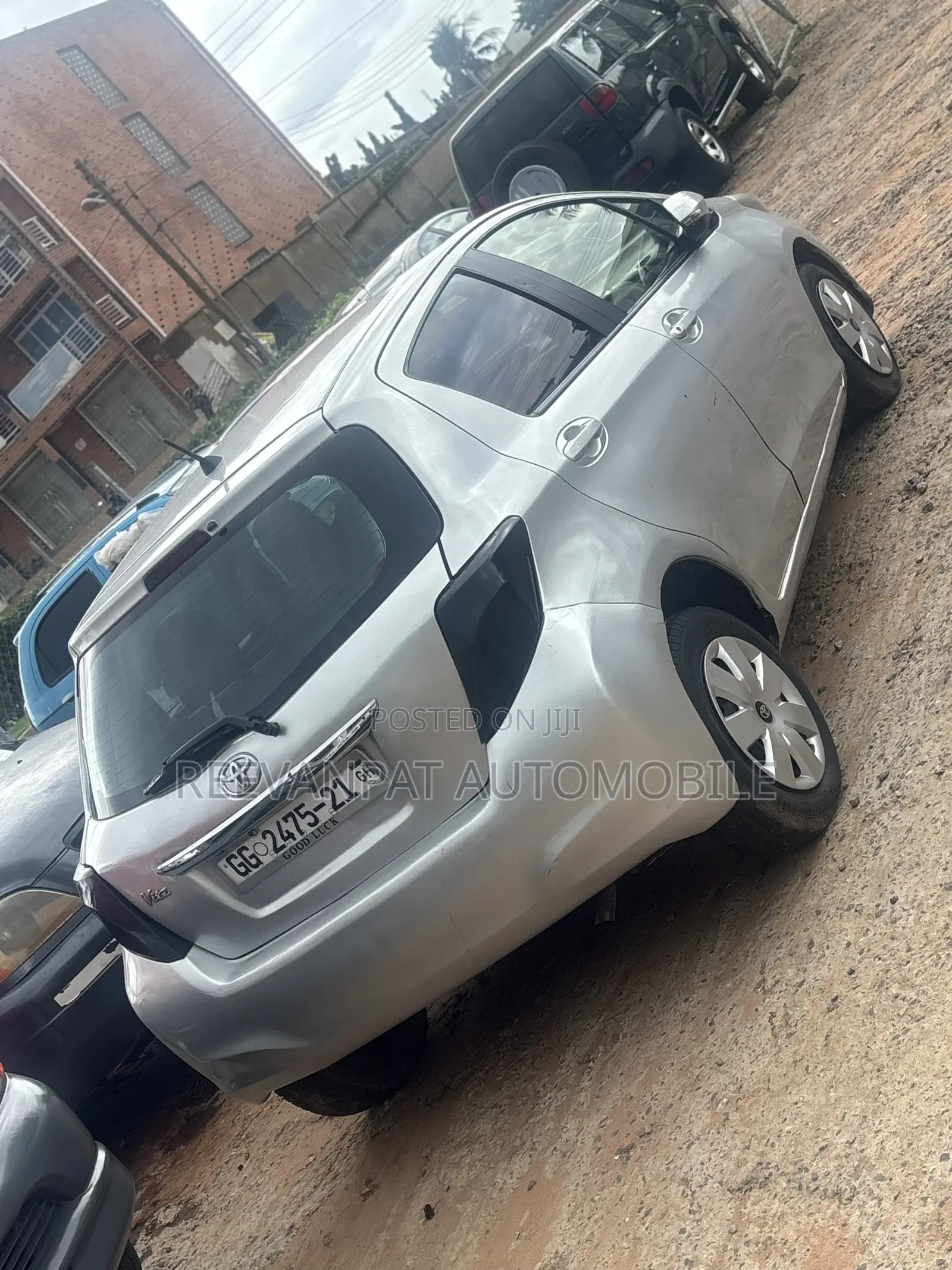 Toyota Vitz 2012 Silver