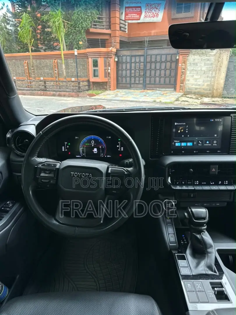 Toyota Land Cruiser Prado 2.8 2025 Black