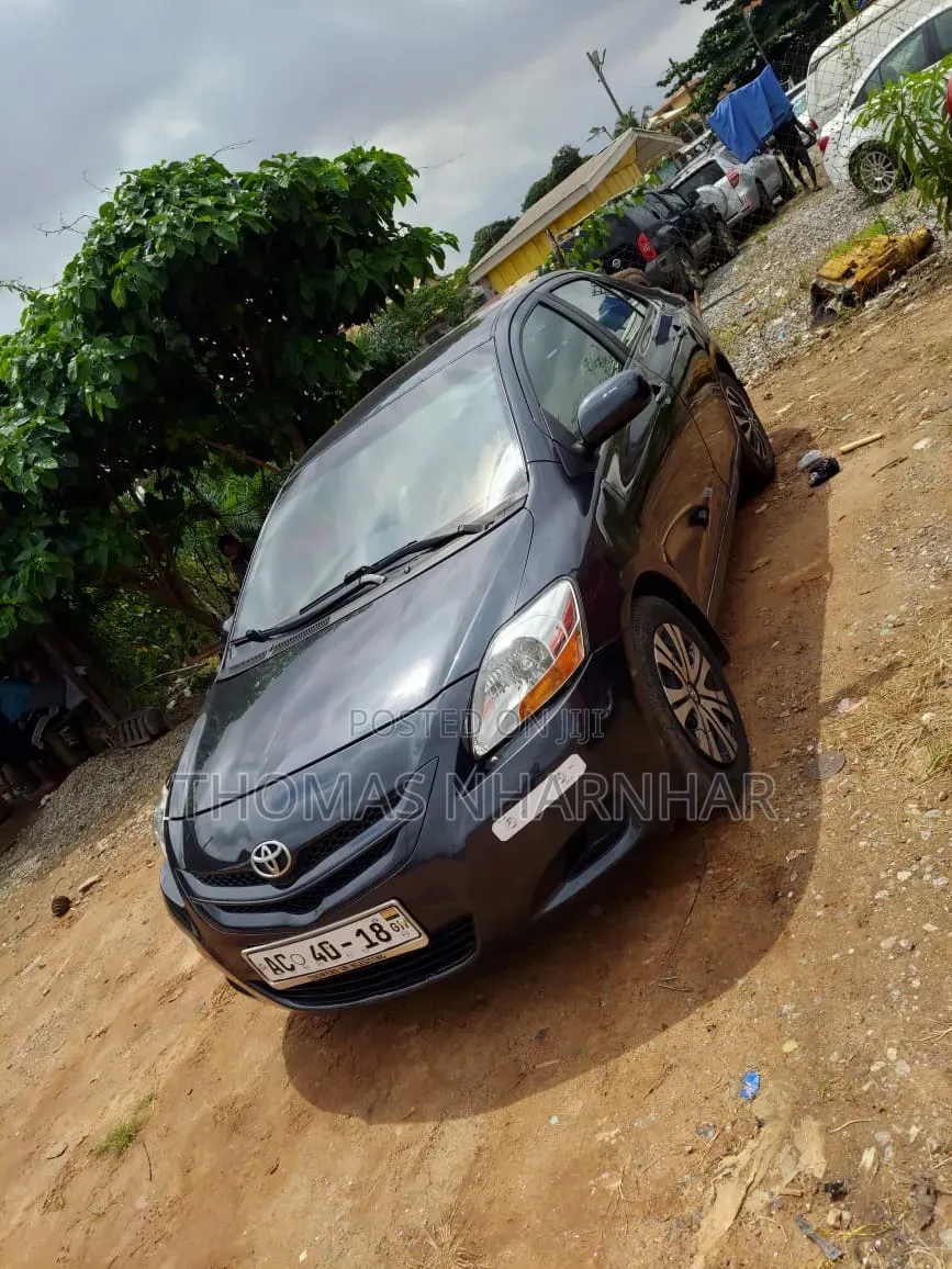 Toyota Yaris 2010 Black