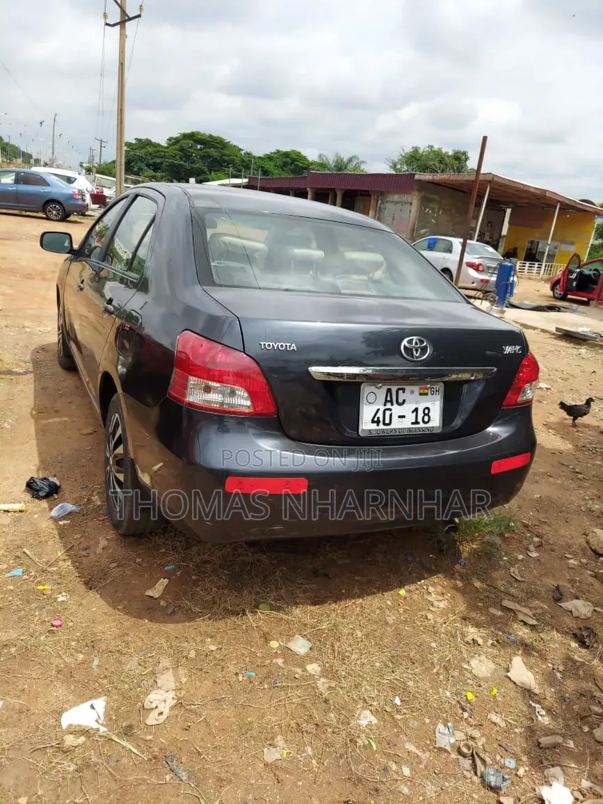 Toyota Yaris 2010 Black