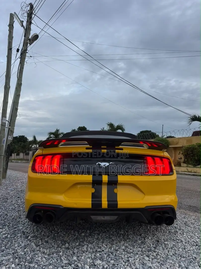 Ford Mustang 2021 Yellow