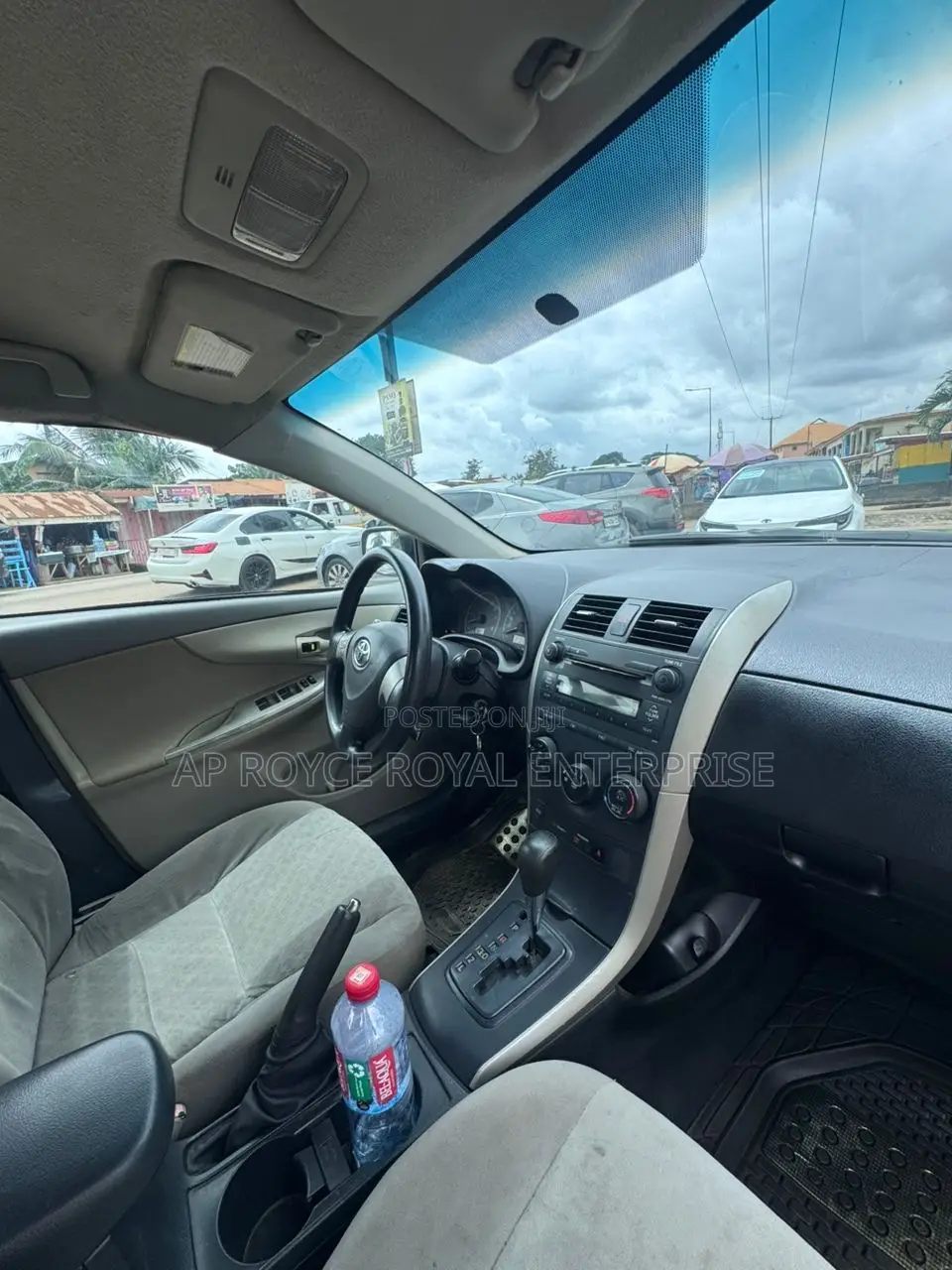 Toyota Corolla LE 4dr Sedan (1.8L 4 cyl 4A) 2009 Gold