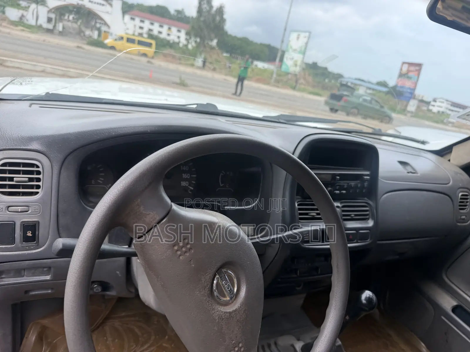 Nissan Hardbody 2009 White