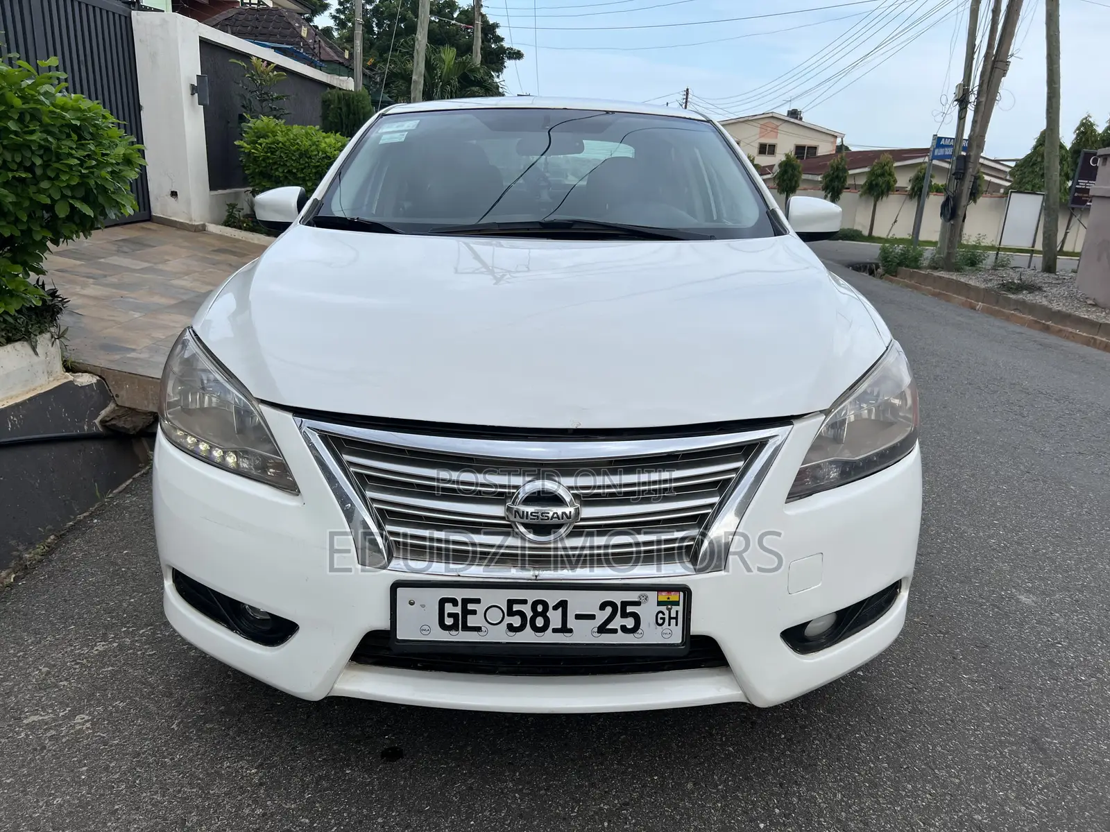 Nissan Sentra SR 4dr Sedan (1.8L 4cyl CVT) 2015 White