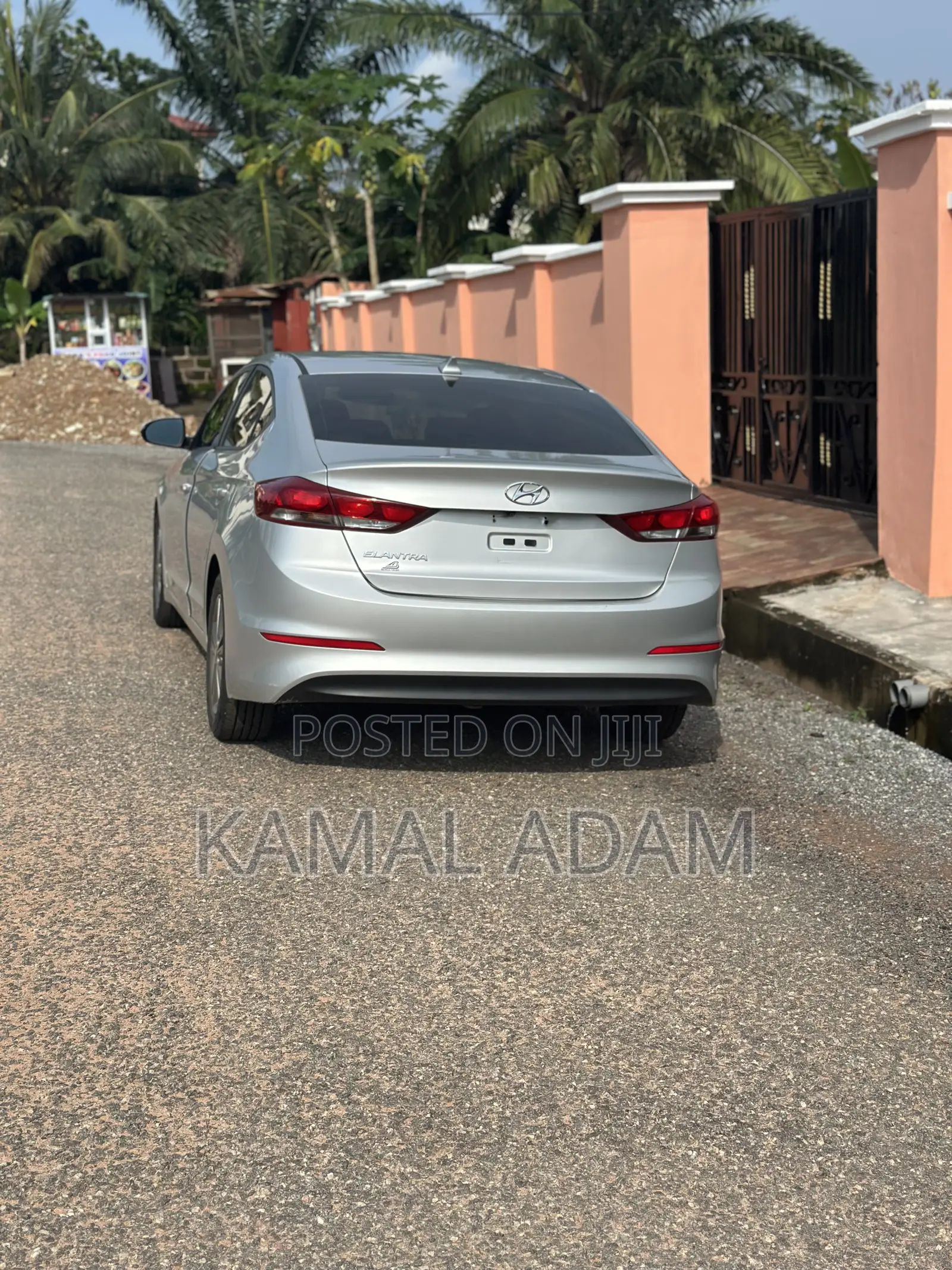 Hyundai Elantra SE Sedan FWD (2.0L 4cyl 6M) 2017 Silver