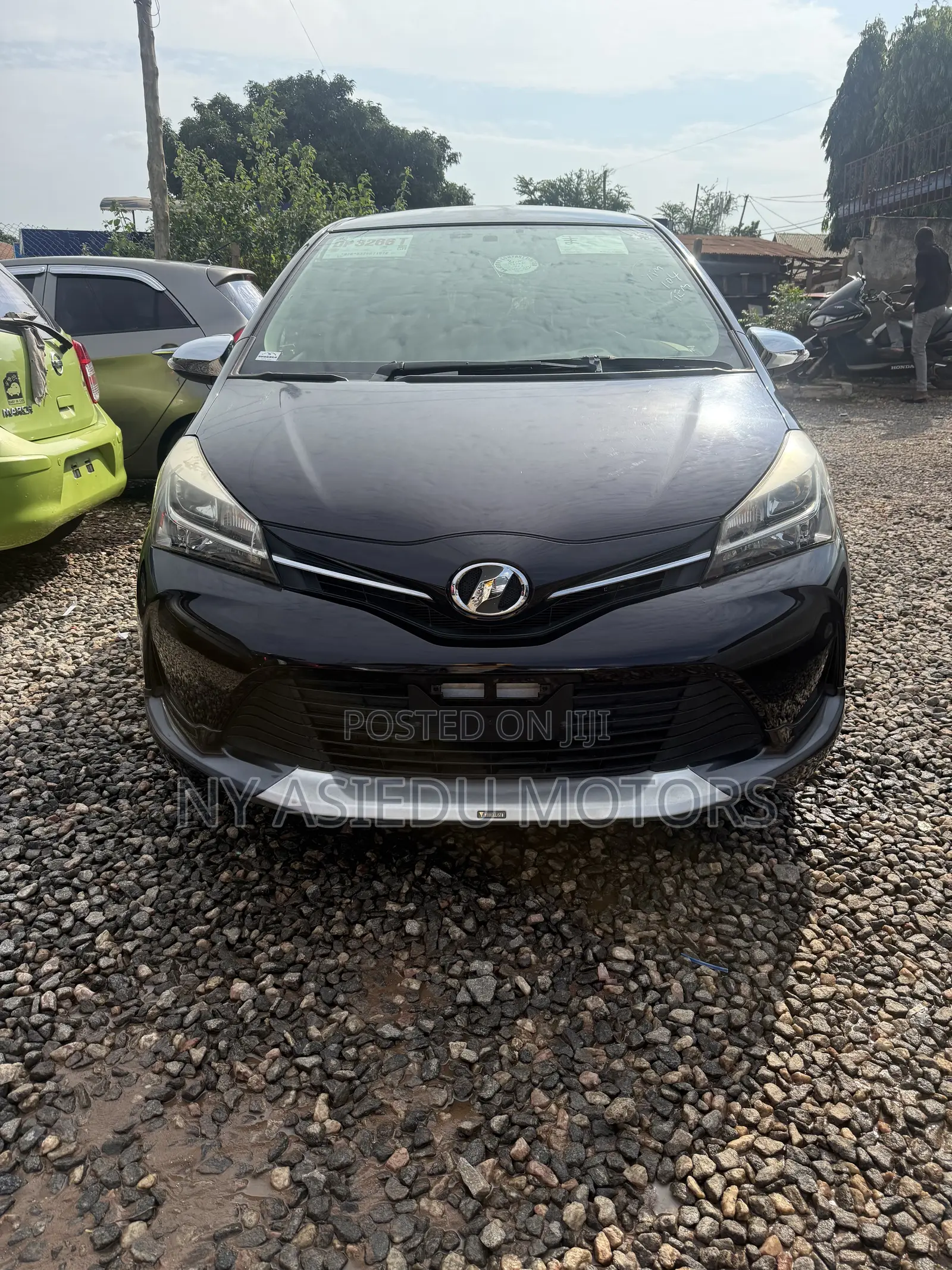 Toyota Vitz 1.3 FWD 5dr 2014 Burgundy
