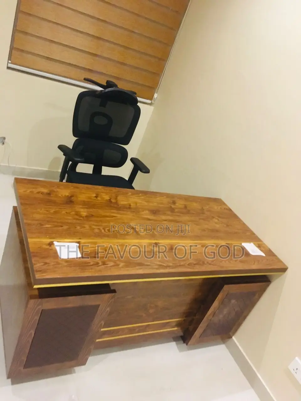 Strong and Solid 1.6m Office Table
