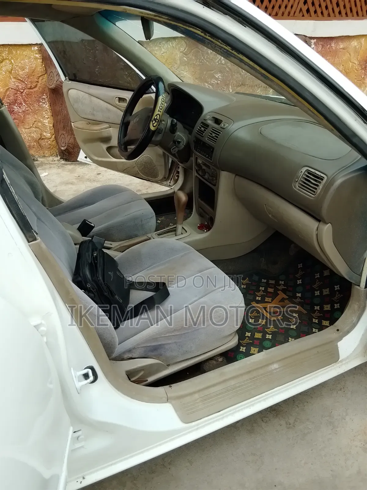 Toyota Corolla 2002 White