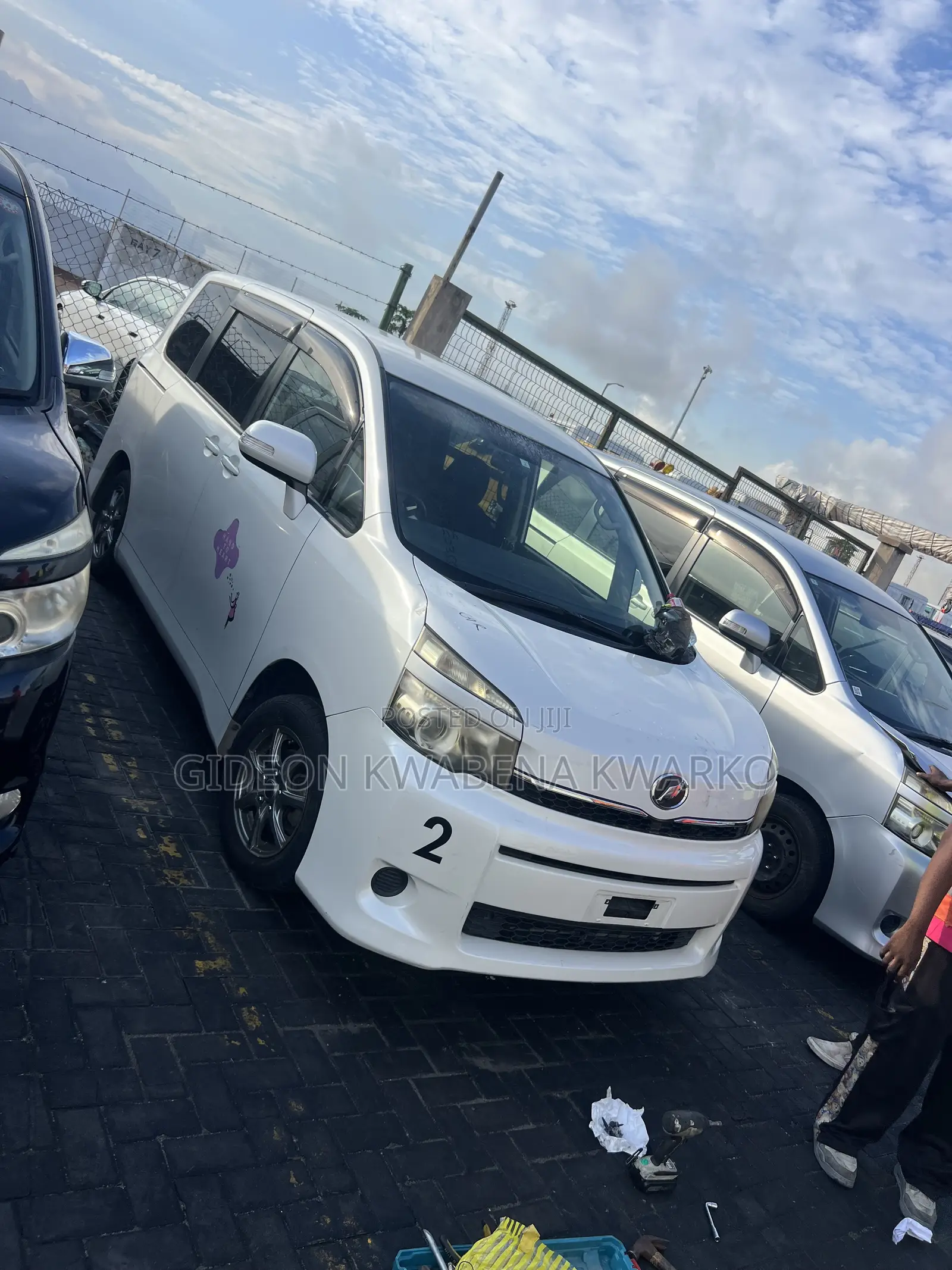 Toyota Voxy 2013 White