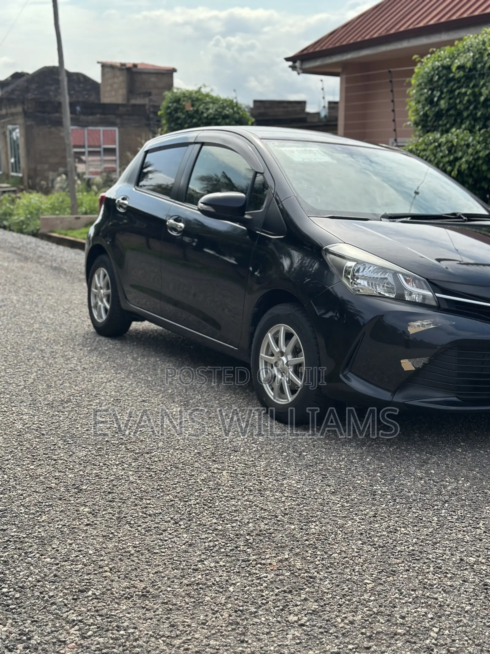 Toyota Vitz 1.3 FWD 3dr 2015 Black