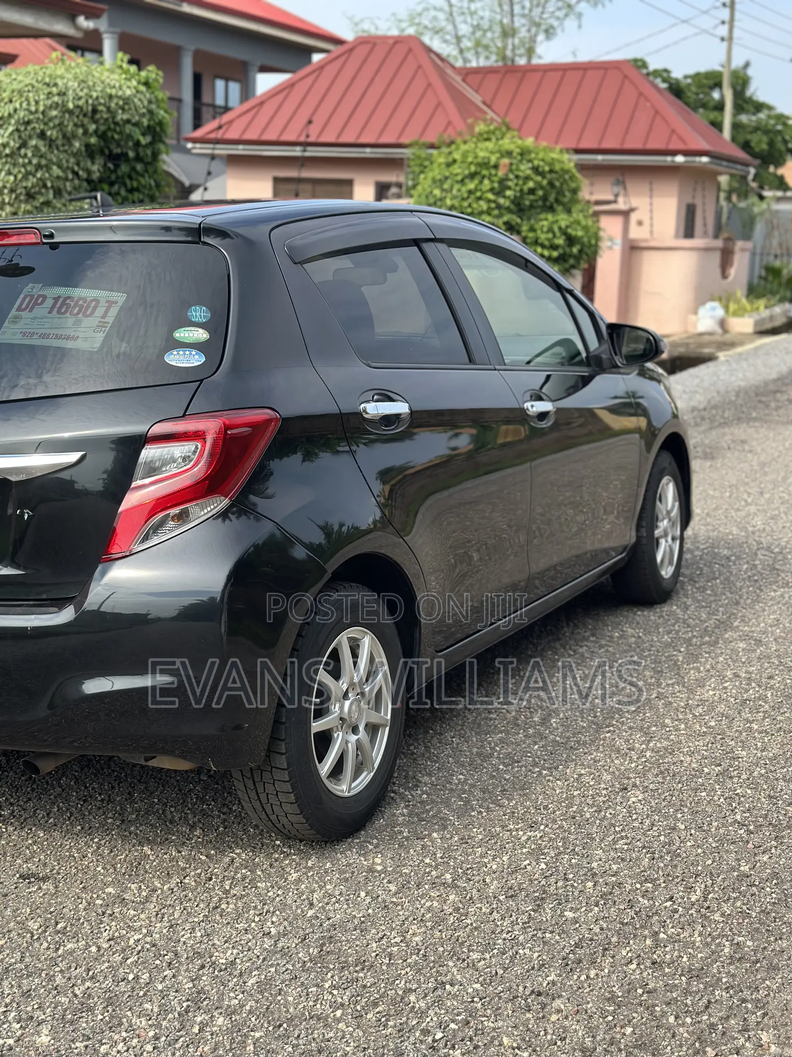 Toyota Vitz 1.3 FWD 3dr 2015 Black