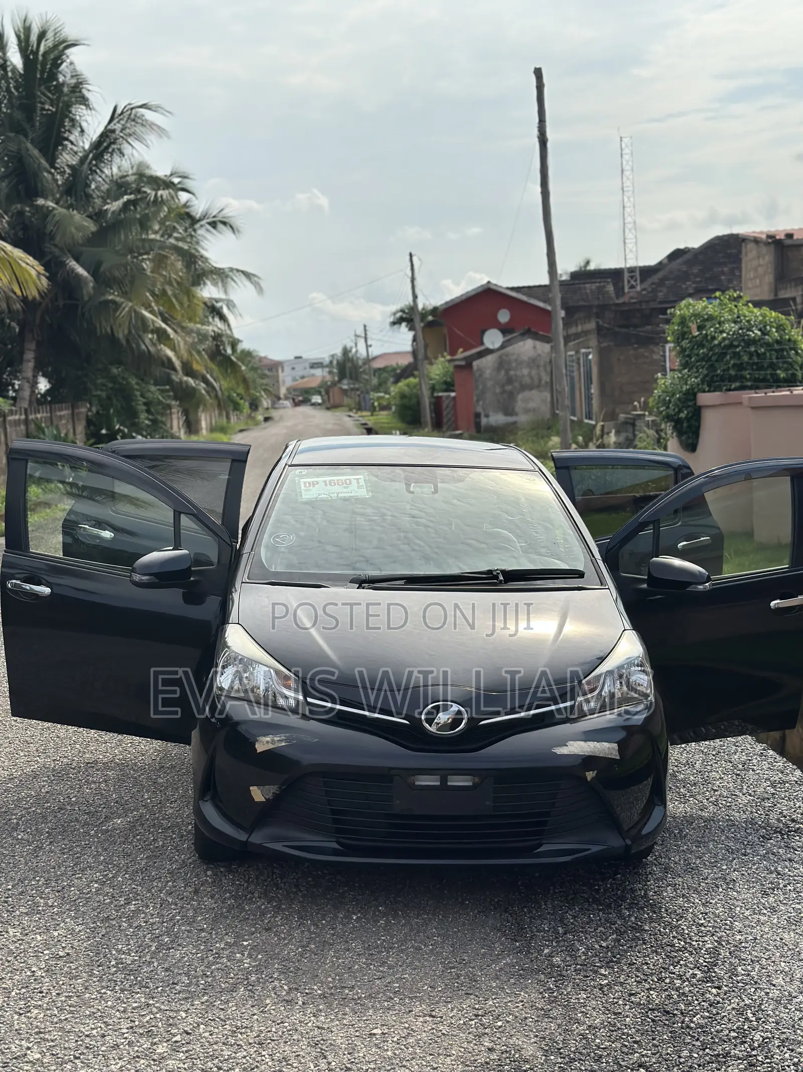 Toyota Vitz 1.3 FWD 3dr 2015 Black