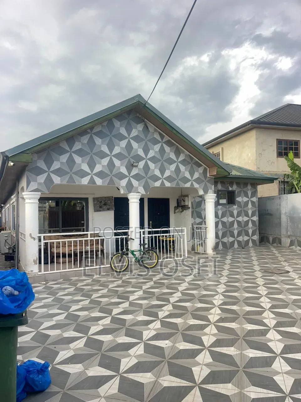 5bdrm House in Amasaman, Accra Metropolitan for sale