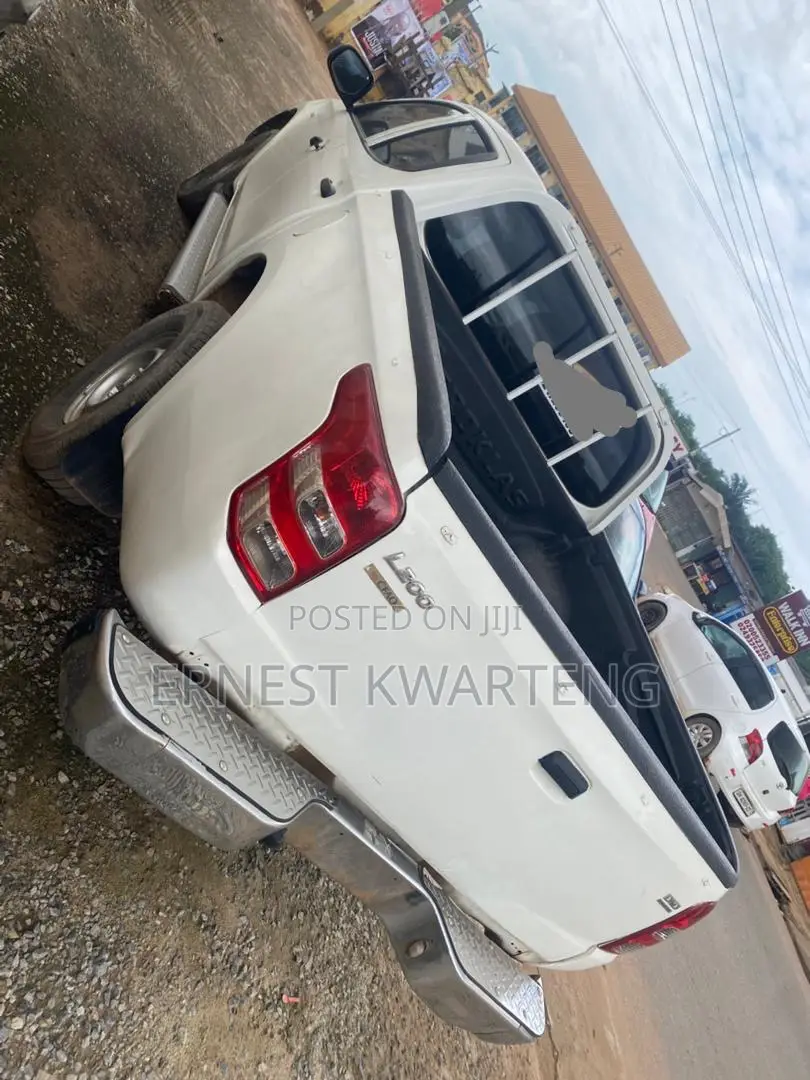 Mitsubishi L200 2016 White