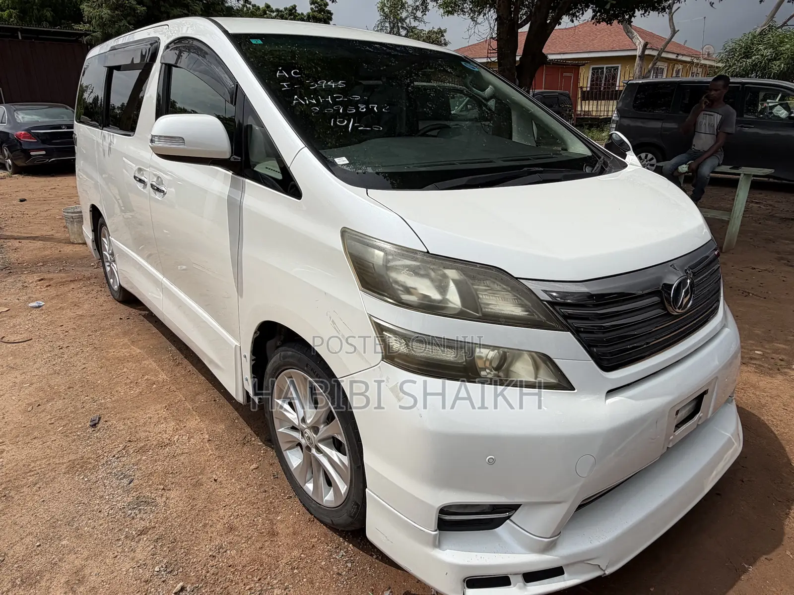 Toyota Vellfire 2011 White