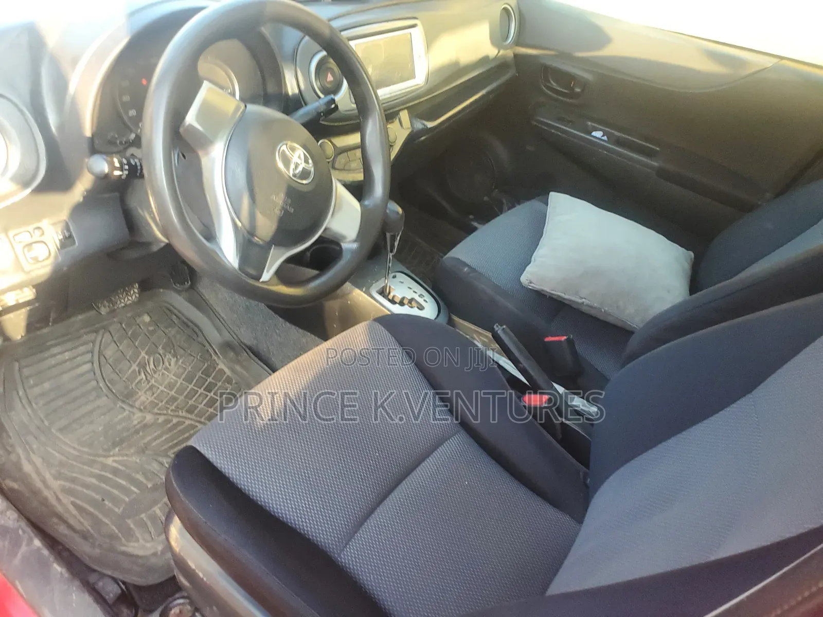 Toyota Vitz 1.3 AWD 3dr 2012 Red